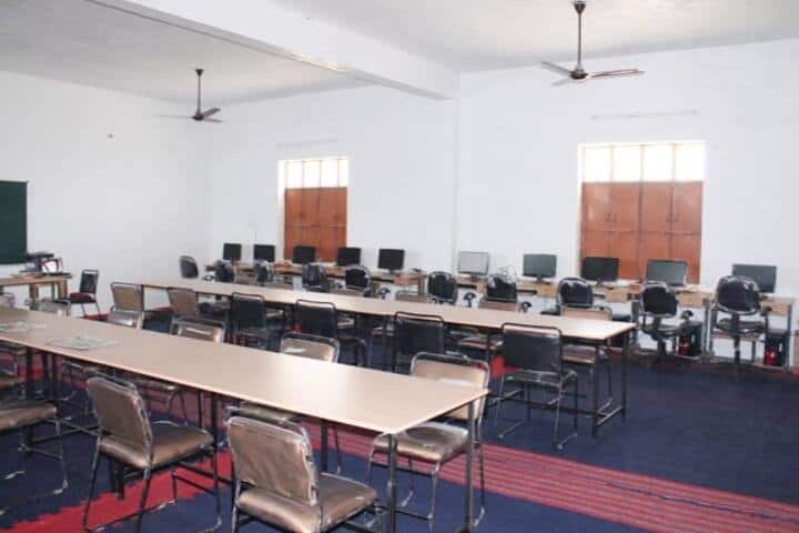 Shri Pramod Charan Dwivedi Vidhi Mahavidhyalaya campus in Kanpur, Uttar Pradesh, India — photo 3