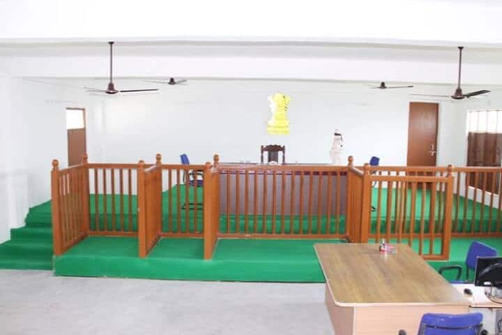 Shri Pramod Charan Dwivedi Vidhi Mahavidhyalaya campus in Kanpur, Uttar Pradesh, India — photo 5