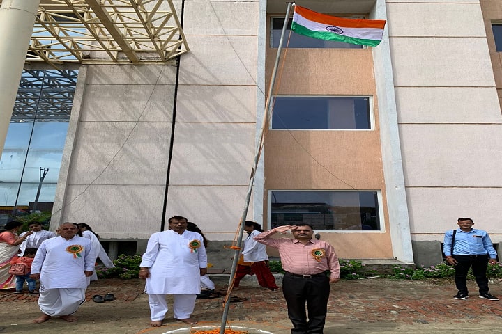 Shri Dhanwantri Ayurvedic Medical College campus in Mathura, Uttar Pradesh, India — photo 1