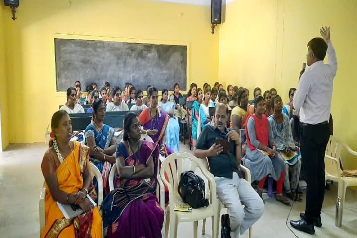 Thiruvalluvar Arts and Science College for Women campus in Madurai, Tamil Nadu, India — photo 2