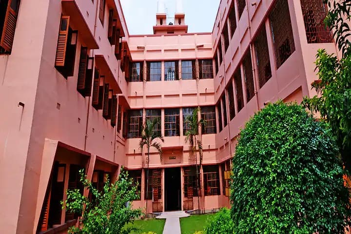 Ramakrishna Sarada Mission Vivekananda Vidyabhavan Girls' College, Kolkata campus in Kolkata, West Bengal, India