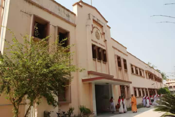 Ramakrishna Sarada Mission Vivekananda Vidyabhavan Girls' College campus in Kolkata, West Bengal, India — photo 2
