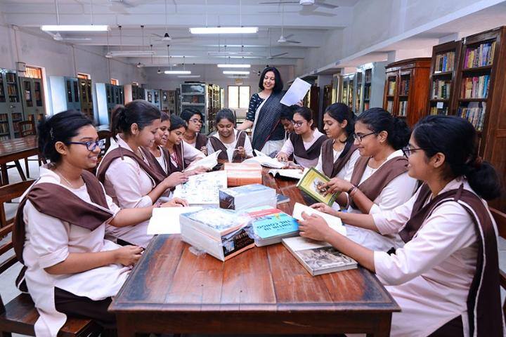 Ramakrishna Sarada Mission Vivekananda Vidyabhavan Girls' College campus in Kolkata, West Bengal, India — photo 4