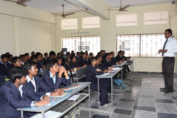 Vel Tech Multi Tech Dr Rangarajan Dr Sakunthala Engineering College campus in Chennai, Tamil Nadu, India — photo 3