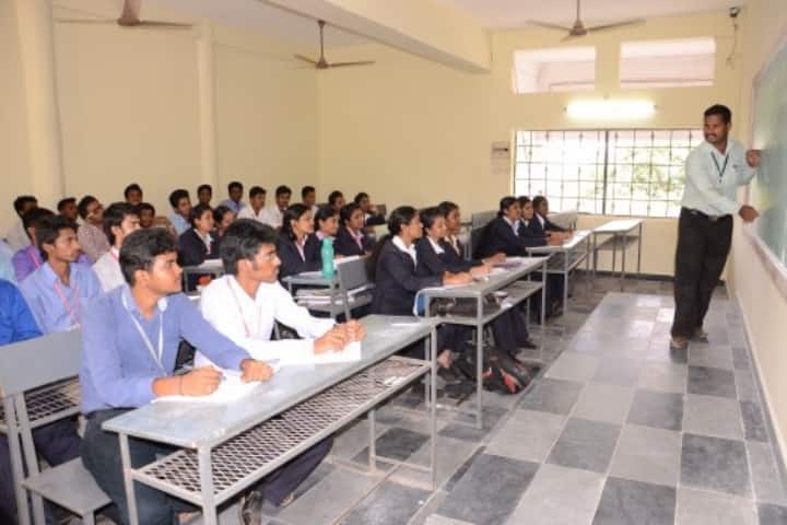 Vel Tech Multi Tech Dr Rangarajan Dr Sakunthala Engineering College campus in Chennai, Tamil Nadu, India — photo 4
