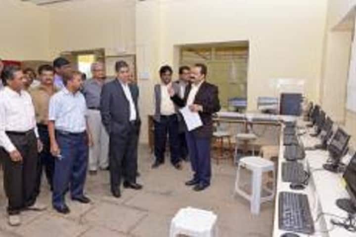 SNJB's Karmvir Keshavlalji Harakchand Ji Abad Arts Shriman Motilal Girdharilal Lodha Commerce and Shriman PH Jain Science College campus in Nashik, Maharashtra, India — photo 4