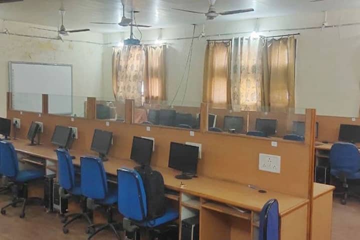Government Arts and Commerce College campus in Bhopal, Madhya Pradesh, India — photo 5