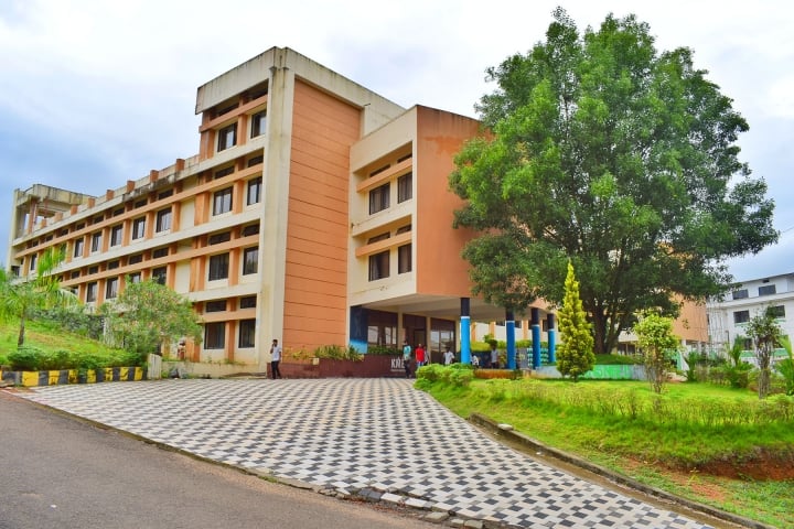 KMEA Engineering College campus in Ernakulam, Kerala, India — photo 1