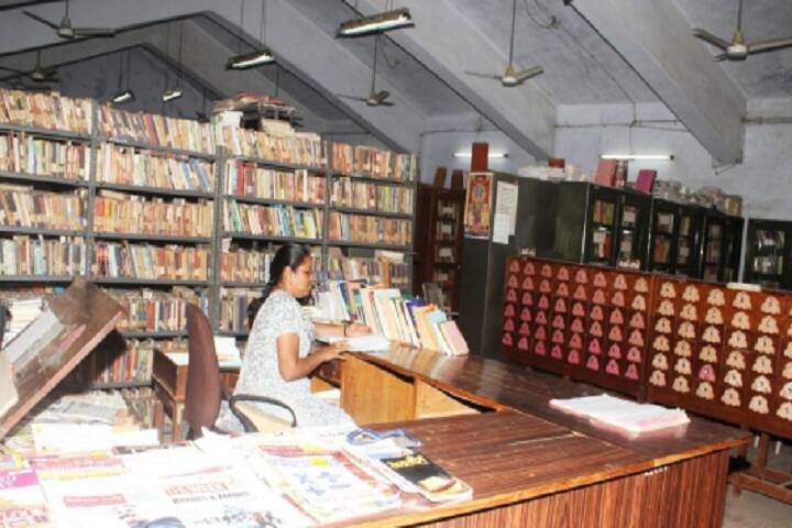 Smt RP Chauhan Arts and Smt JK Shah and Shri KD Shah Commerce College campus in Surat, Gujarat, India — photo 5