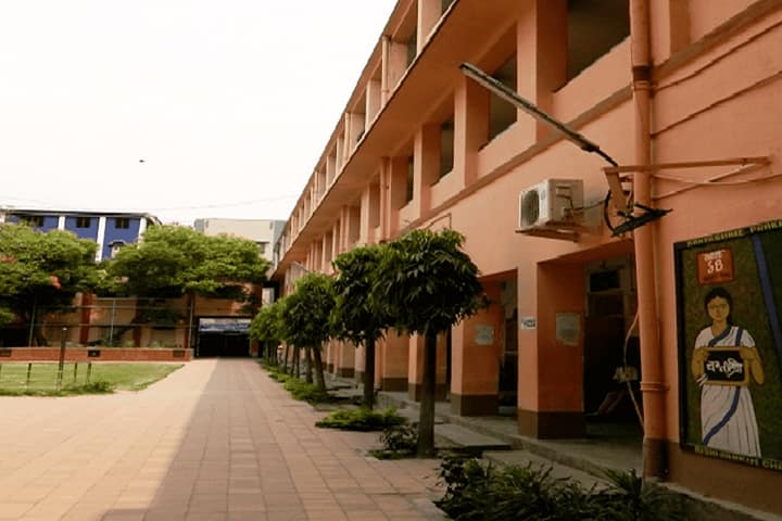 Rishi Bankim Chandra Evening College campus in Kolkata, West Bengal, India — photo 3