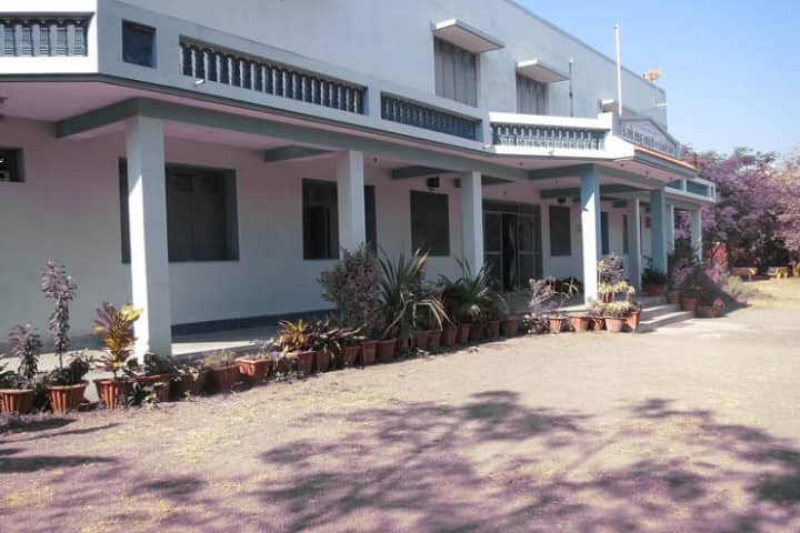 Shree Kanji Odhavji Shah Municipal Arts and Commerce College campus in Rajkot, Gujarat, India — photo 2