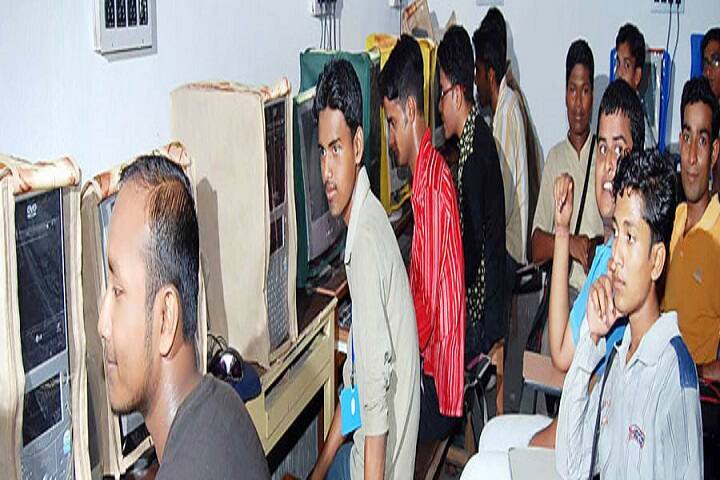 PN Das College campus in North 24 Parganas, West Bengal, India — photo 3