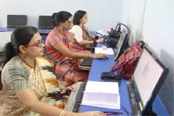 Mrinalini Datta Mahavidyapith campus in Kolkata, West Bengal, India — photo 3