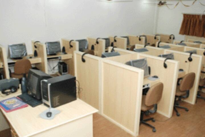 Shree BP Brahmbhatt Arts and MH Guru Commerce College campus in Mehsana, Gujarat, India — photo 5