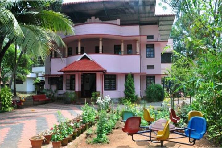 Little Flower College campus in Guruvayur, Kerala, India — photo 6