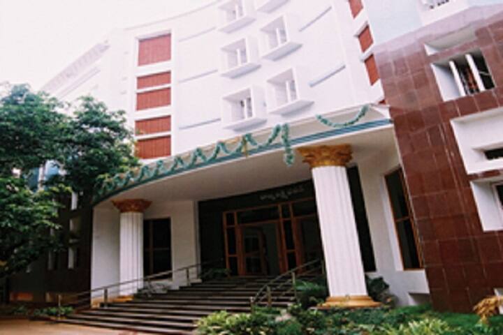 TSR and TBK Degree College campus in Visakhapatnam, Andhra Pradesh, India — photo 4