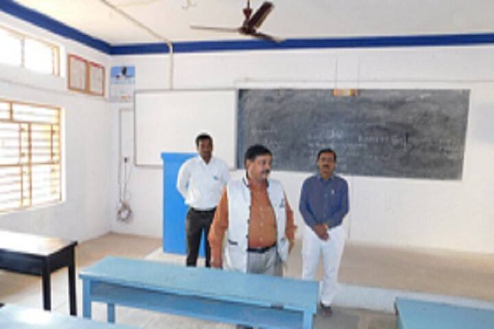 Valaballary Channabasaveshwar Education Society's Arts and Commerce College campus in Lingsugur, Karnataka, India — photo 4