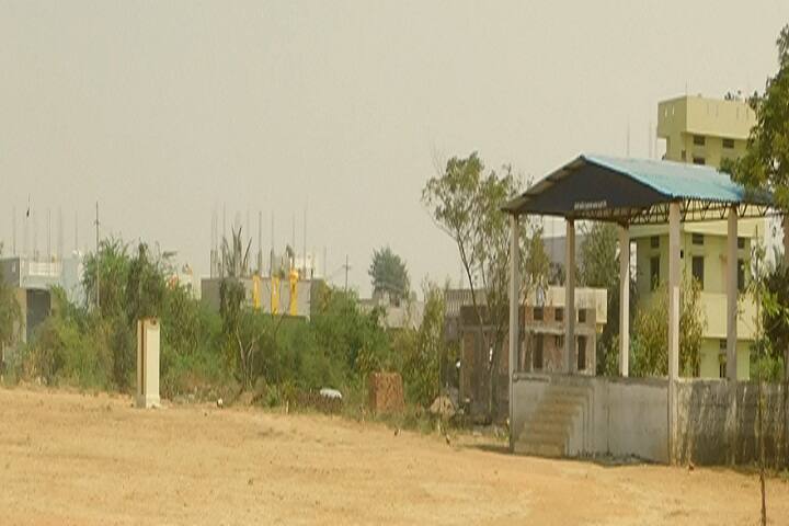 Valaballary Channabasaveshwar Education Society's Arts and Commerce College campus in Lingsugur, Karnataka, India — photo 6