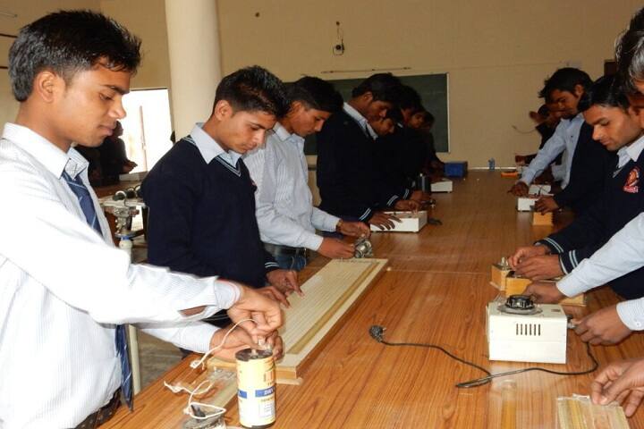 Swami Dayanand PG Degree College campus in Bareilly, Uttar Pradesh, India — photo 3