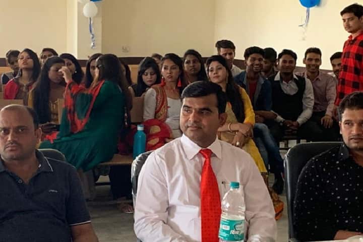 Dr Tandon Nursing College campus in Agra, Uttar Pradesh, India — photo 3