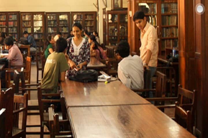 Mahatma Law College campus in Allahabad, Uttar Pradesh, India — photo 1