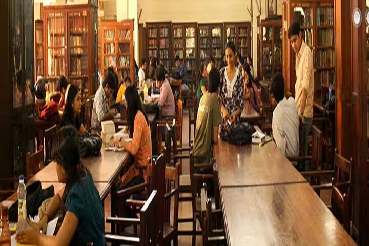 Mahatma College of Law campus in Allahabad, Uttar Pradesh, India — photo 3