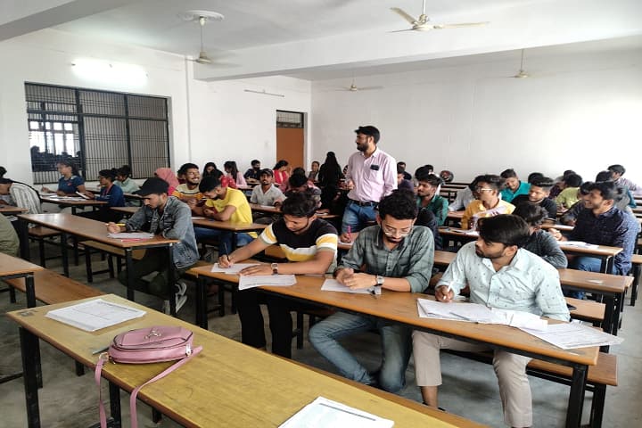 KP Law College campus in Allahabad, Uttar Pradesh, India — photo 2
