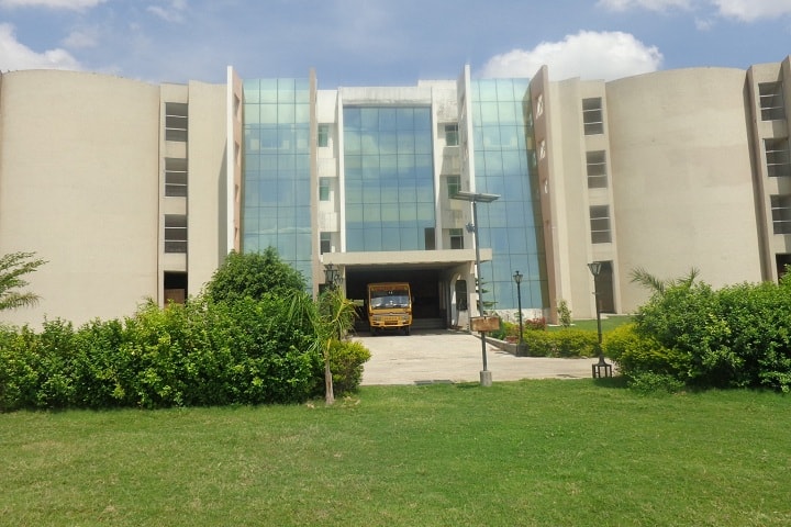 CSM Group of Institutions campus in Allahabad, Uttar Pradesh, India — photo 1