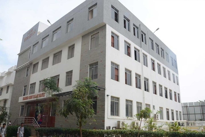 New Horizon College campus in Bangalore, Karnataka, India — photo 1