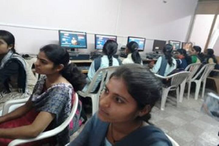 Yogeshwari Education Society's Swami Ramanand Teerth Mahavidyalaya campus in Ambajogai, Maharashtra, India — photo 4