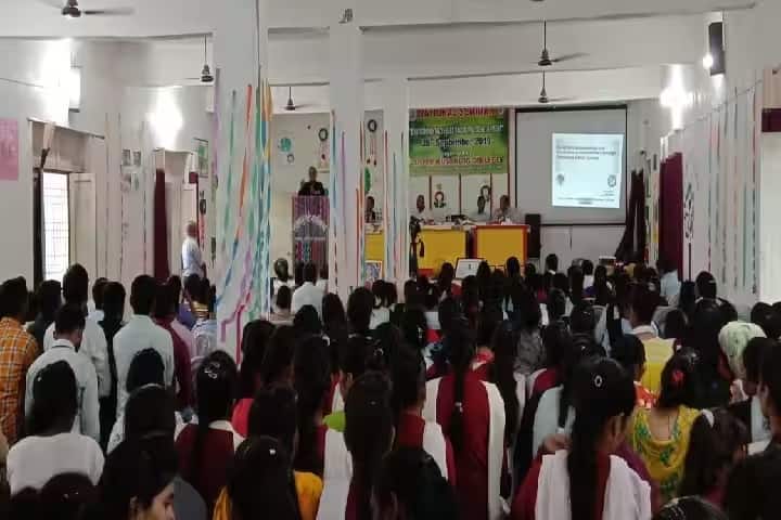 Shyam Kumari Mahavidyalaya campus in Allahabad, Uttar Pradesh, India — photo 6