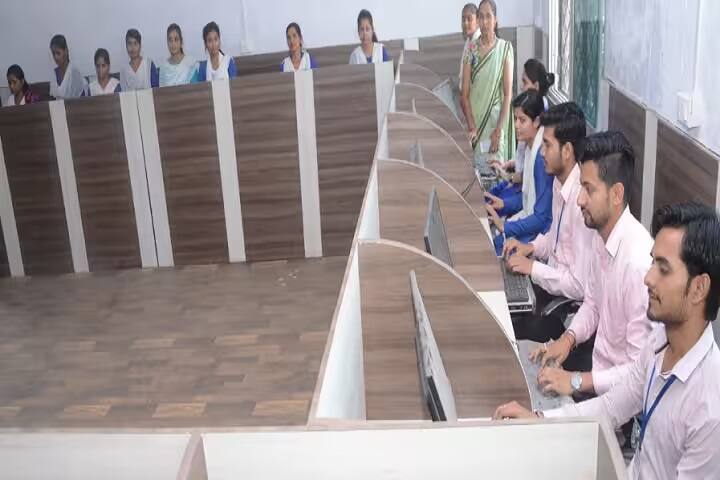 Sw Sundar Lal Shivhare Degree College campus in Maudaha, Uttar Pradesh, India — photo 3