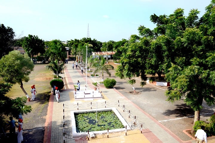GS Science Arts and Commerce College campus in Khamgaon, Maharashtra, India — photo 2