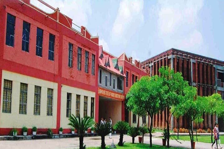Rama Institute of Higher Education campus in Bijnor, Uttar Pradesh, India — photo 1