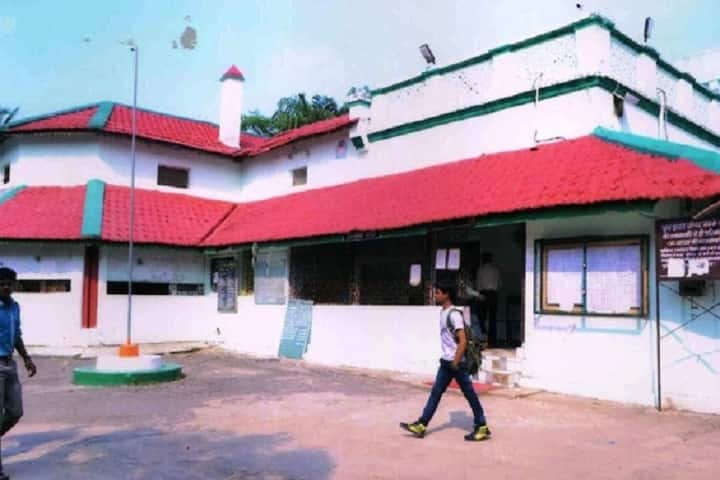 Dwarika Prasad Vipra PG College campus in Bilaspur, Chhattisgarh, India — photo 1