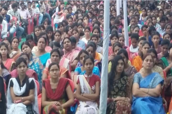 Dwarika Prasad Vipra PG College campus in Bilaspur, Chhattisgarh, India — photo 3
