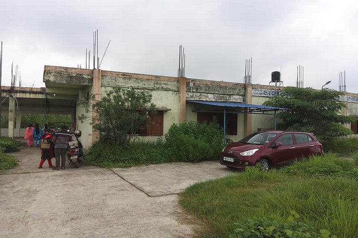 Maharaja Nandakumar Mahavidyalaya campus in Mahammadpur, West Bengal, India — photo 2