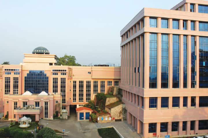 Sri Sankaradeva Nethralaya campus in Guwahati, Assam, India — photo 1