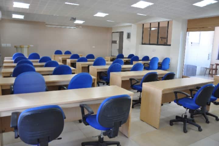 KLE University College of Pharmacy campus in Belgaum, Karnataka, India — photo 5