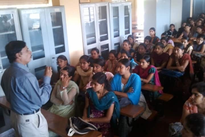 Government First Grade Women's College campus in Mysuru, Karnataka, India — photo 2