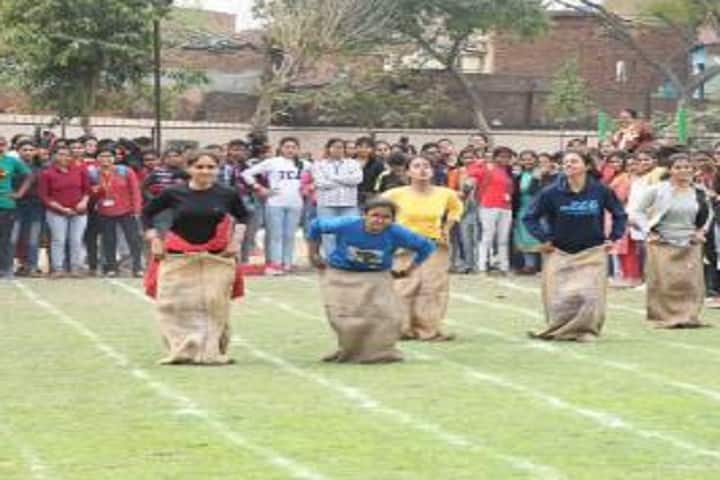 KL Mehta Dayanand College for Women campus in Faridabad, Haryana, India — photo 4