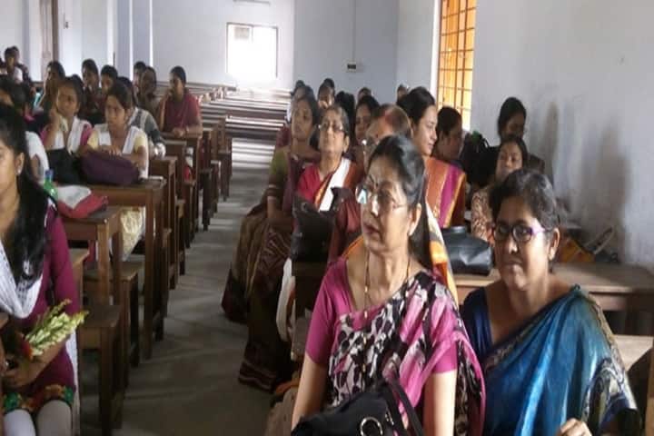 Swami Niswambalananda Girls College campus in Uttarpara Kotrung, West Bengal, India — photo 2