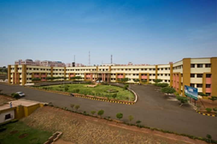 Hanagal Shri Kumareshwar College of Pharmacy campus in Bagalkot, Karnataka, India — photo 2
