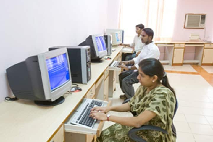 Hanagal Shri Kumareshwar College of Pharmacy campus in Bagalkot, Karnataka, India — photo 4