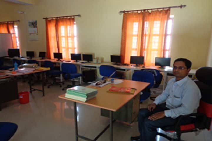 Rajdeep Mahila PG College campus in Mirzapur, Uttar Pradesh, India — photo 5