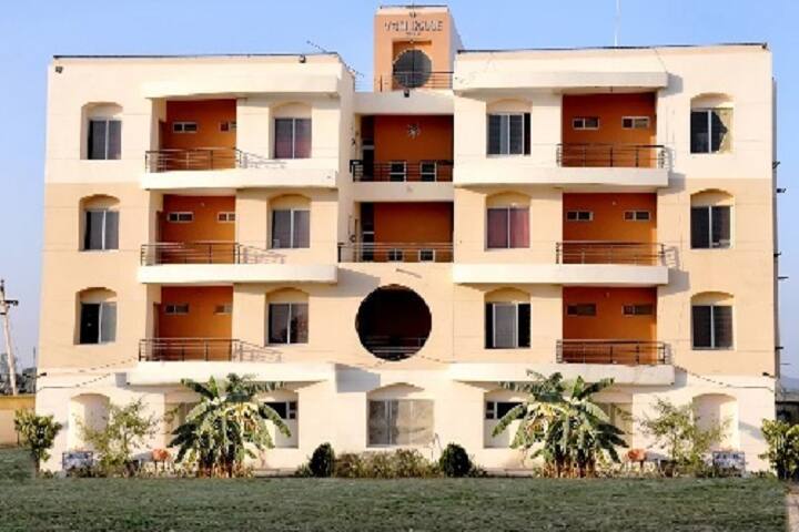 Smt Vidyawati College of Pharmacy campus in Jhansi, Uttar Pradesh, India — photo 3