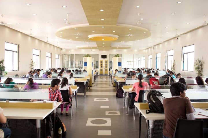 RUIA College campus in Mumbai, Maharashtra, India — photo 3