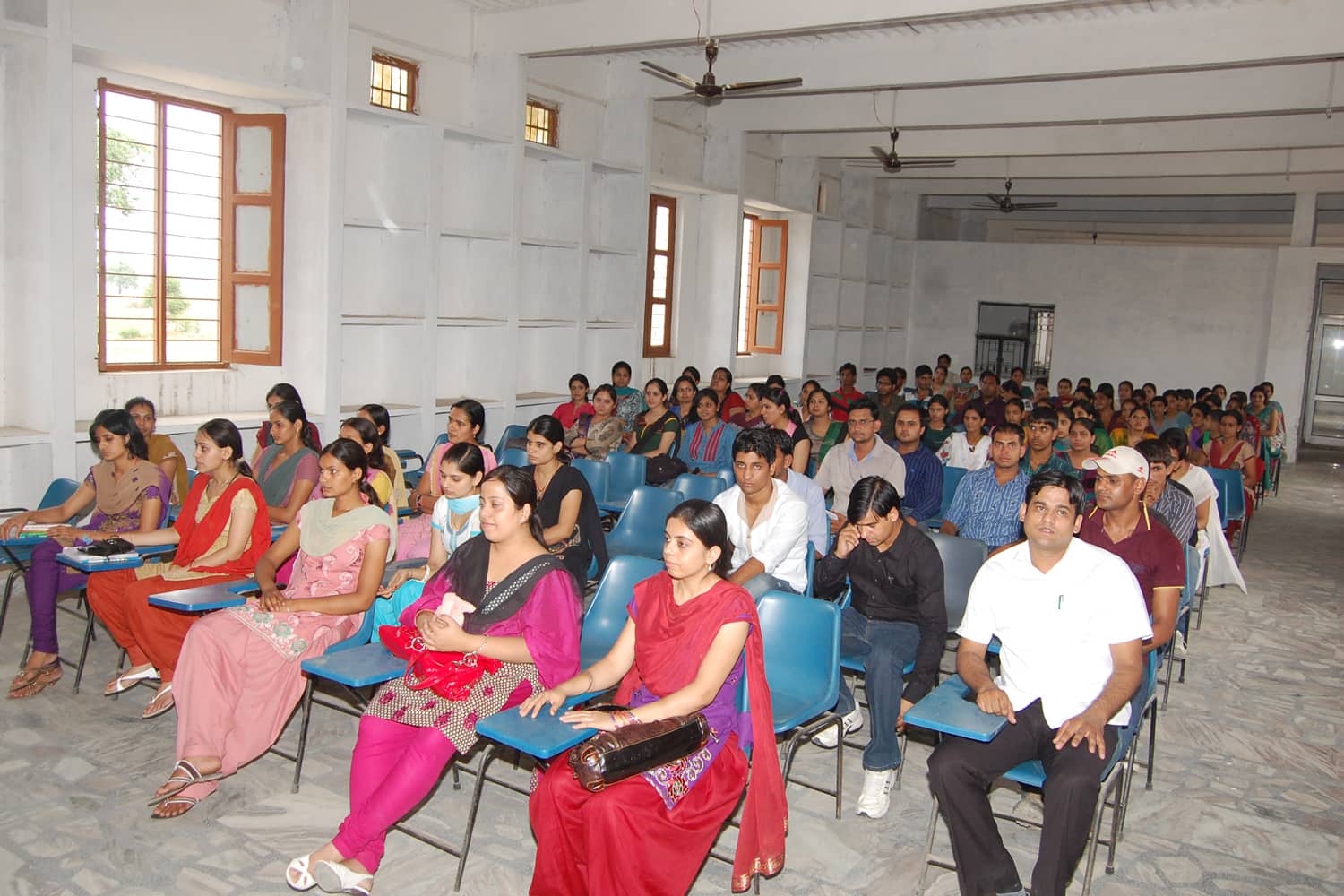 Indira Gandhi PG College campus in Sultanpur, Uttar Pradesh, India — photo 4