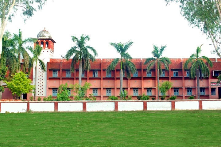 Madan Mohan Malaviya Post Graduate College, Pratapgarh campus in Pratapgarh, Uttar Pradesh, India
