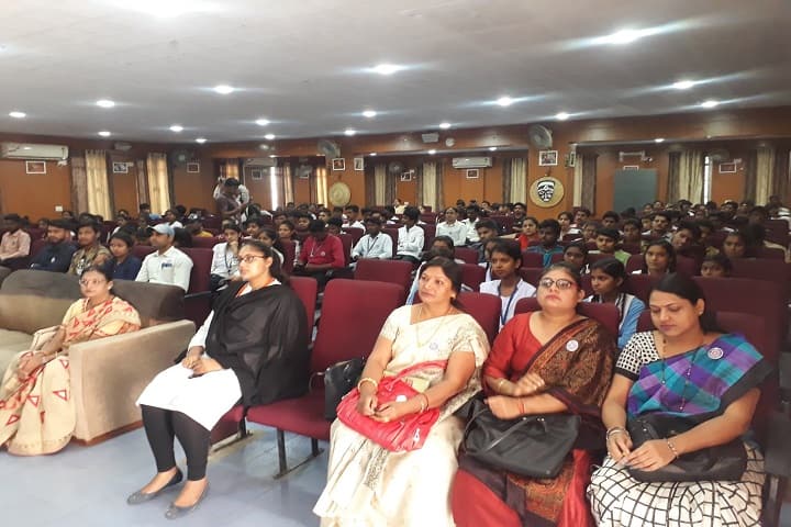 Atal Bihari Vajpayee Vishwavidyalaya campus in Bilaspur, Chhattisgarh, India — photo 3